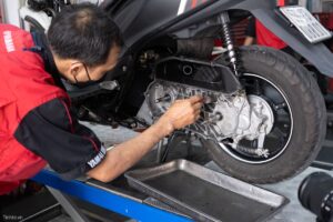 hướng dẫn vệ sinh nồi xe tay ga