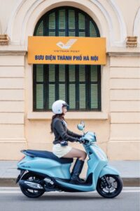 Xe máy 1 gương có bị phạt không