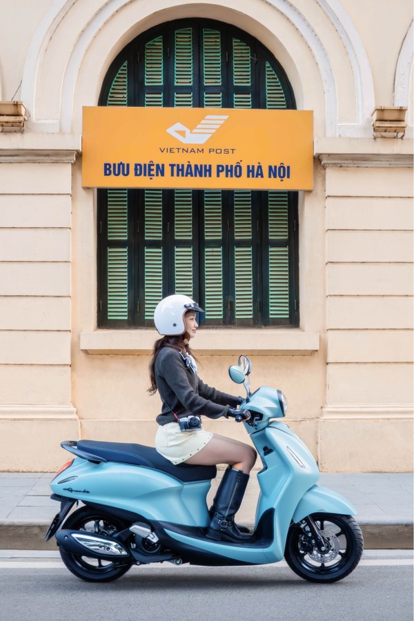 Xe máy 1 gương có bị phạt không