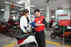 Xe máy bật chìa khóa không lên điện phải làm sao