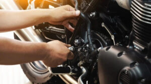 Xe máy để ngoài mưa có sao không